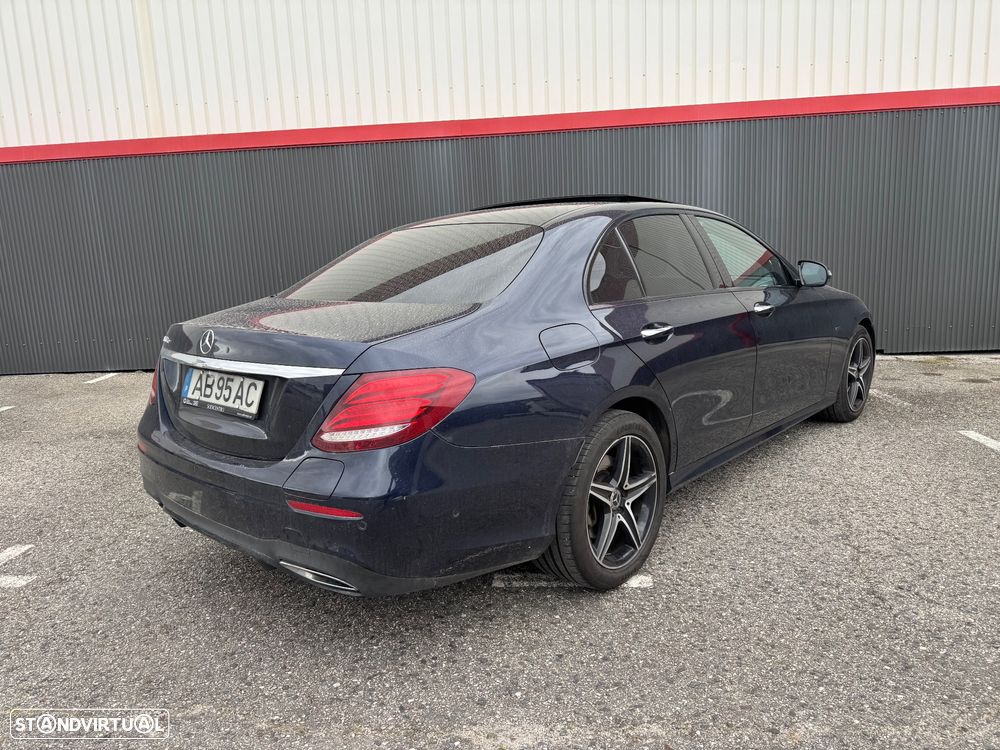 Mercedes-Benz E 300 de AMG Line - 21