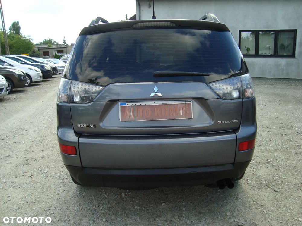 Mitsubishi Outlander - 7