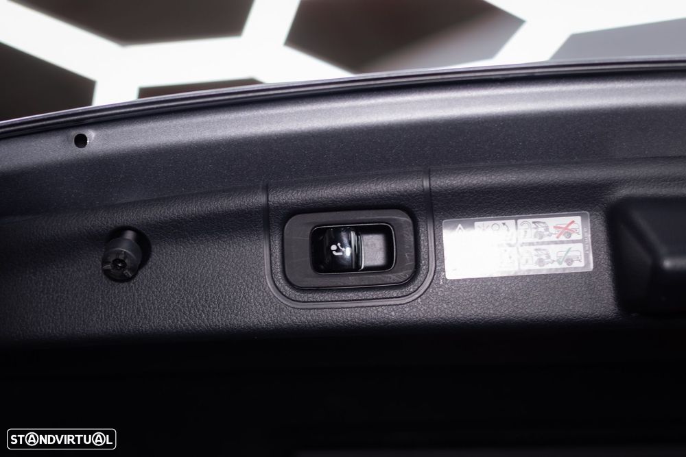 Mercedes-Benz C 300 e AMG Line - 9