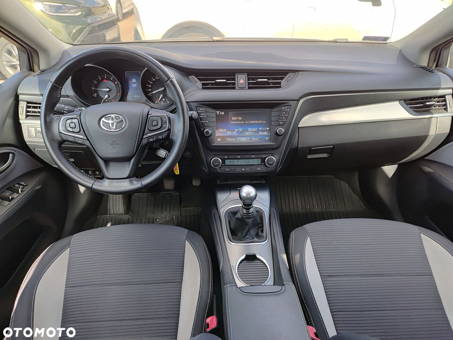 Toyota Avensis - 8