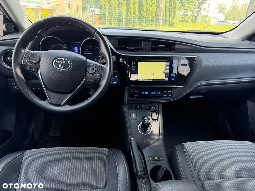 Toyota Auris Hybrid 135 Prestige - 19