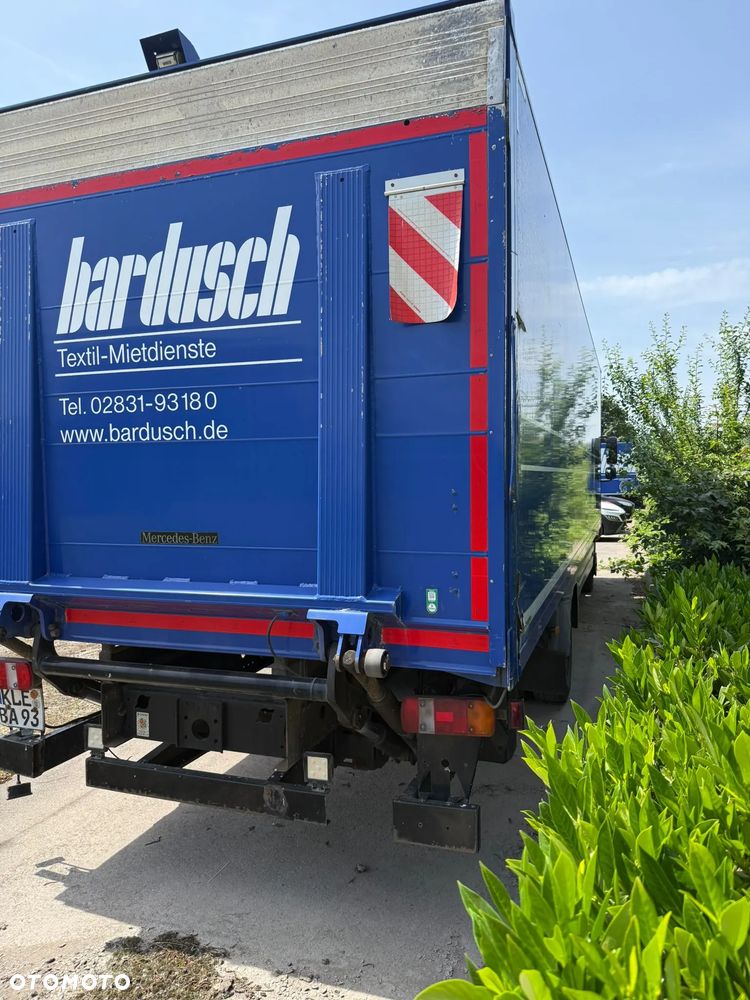 Mercedes-Benz Atego 1224 z Niemiec 9m kontener izoterma podział manual 1222 okazja - 2