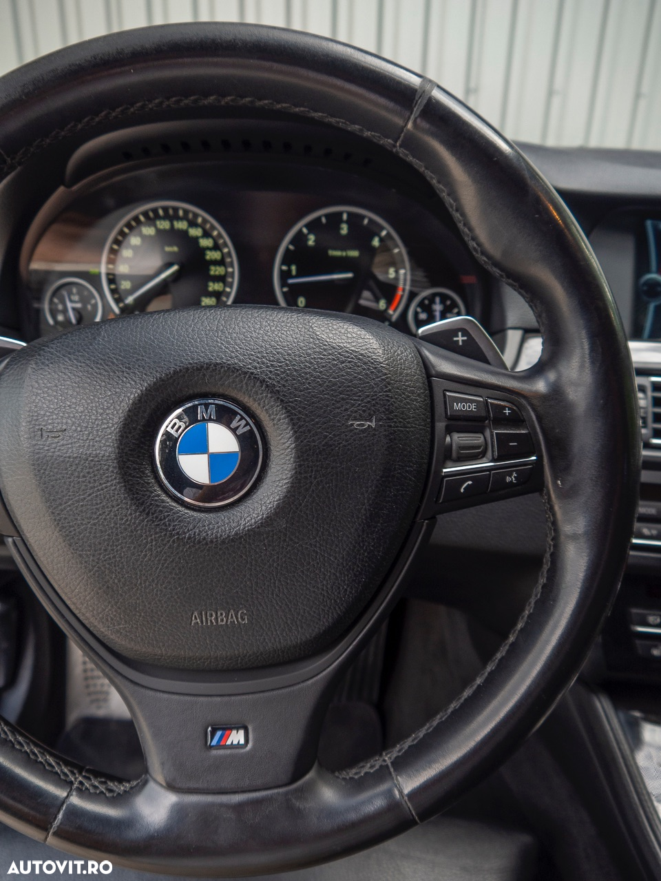 BMW Seria 5 535d xDrive AT - 32