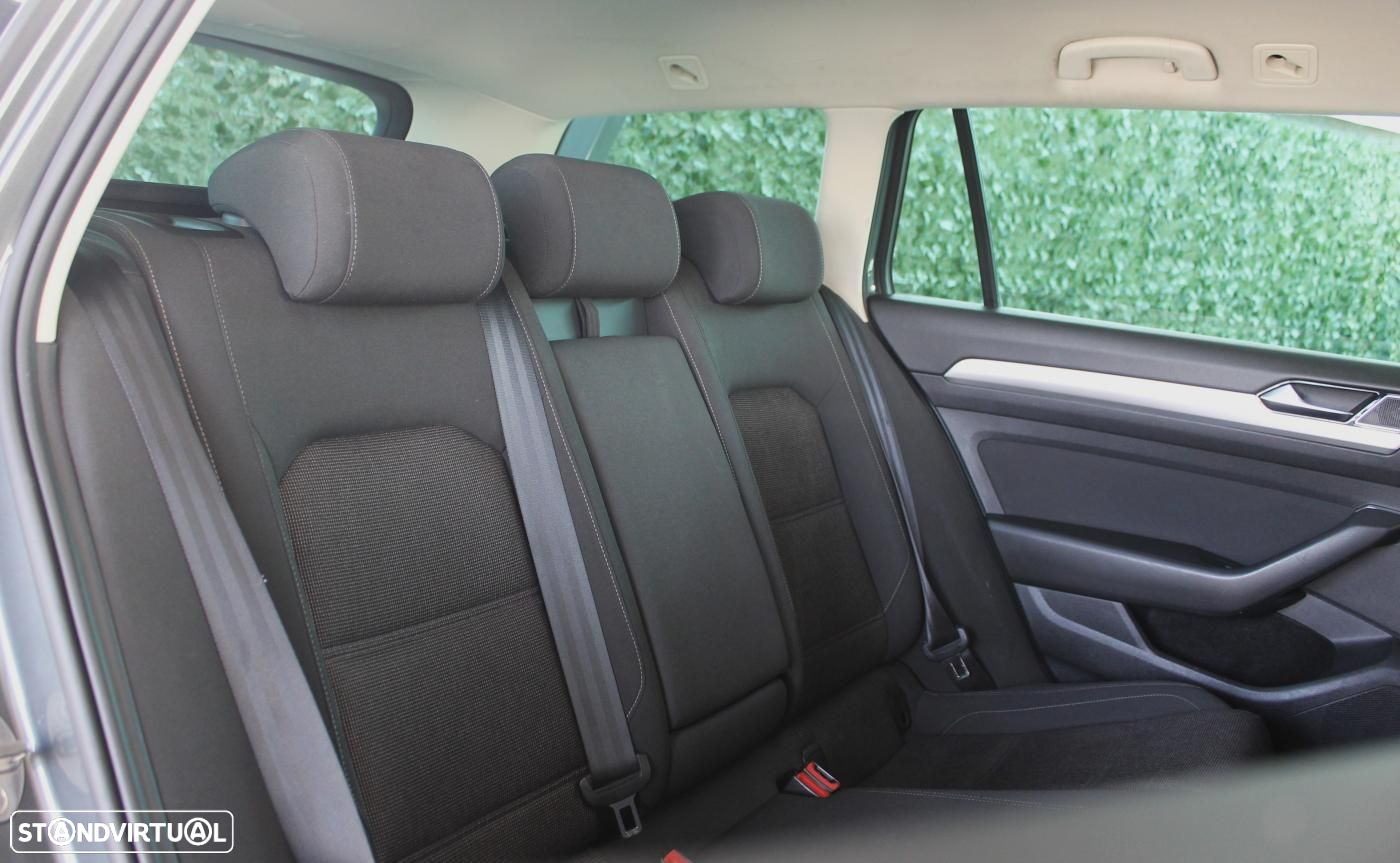 VW Passat Variant 1.6 TDI Confortline DSG - 14