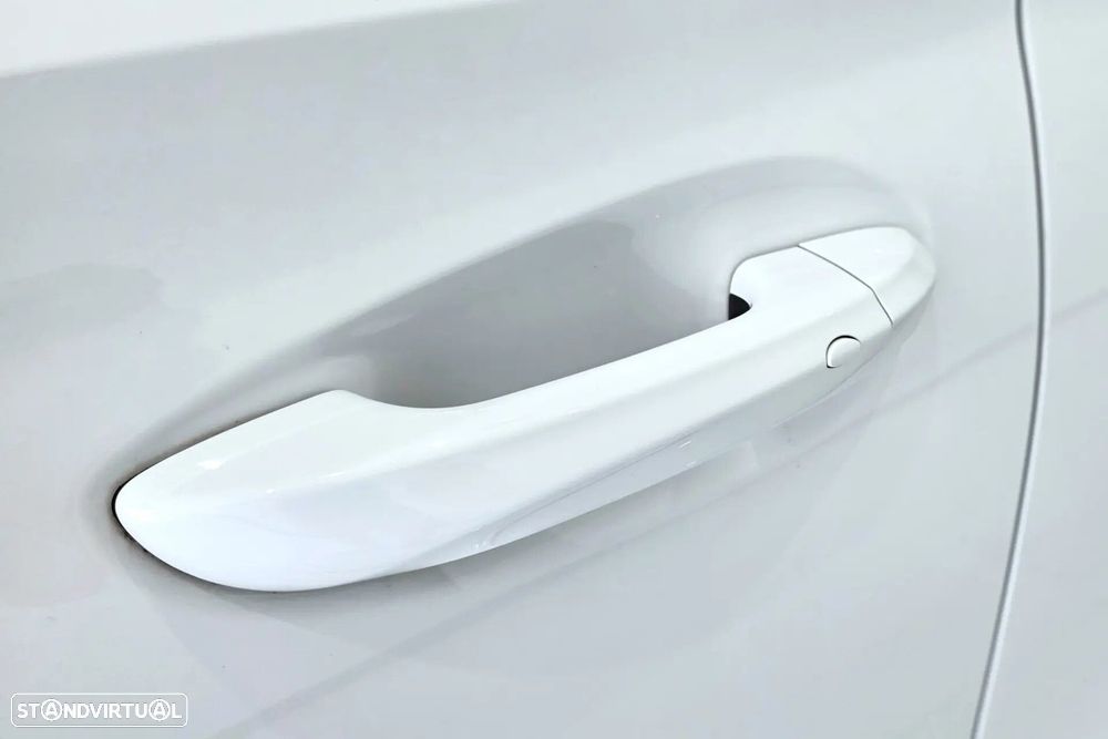 MG MG4 64 kWh Luxury - 32