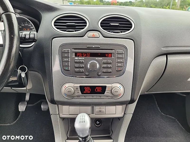 Ford Focus 1.6 16V Ambiente - 25