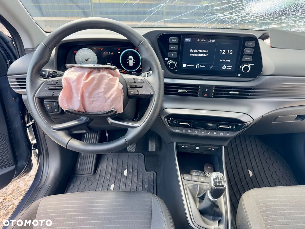 Hyundai i20 - 18
