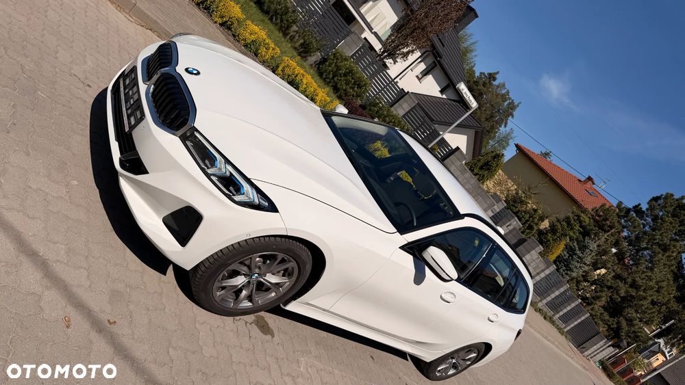 BMW Seria 3 330i xDrive - 1