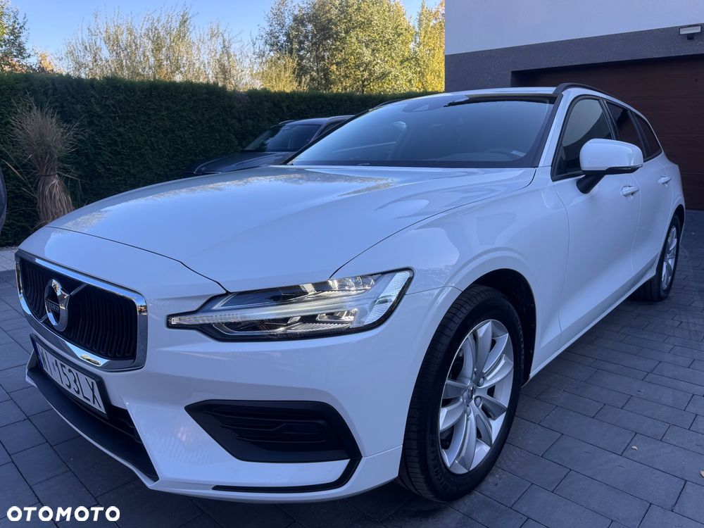 Volvo V60 B3 B Momentum Core - 1