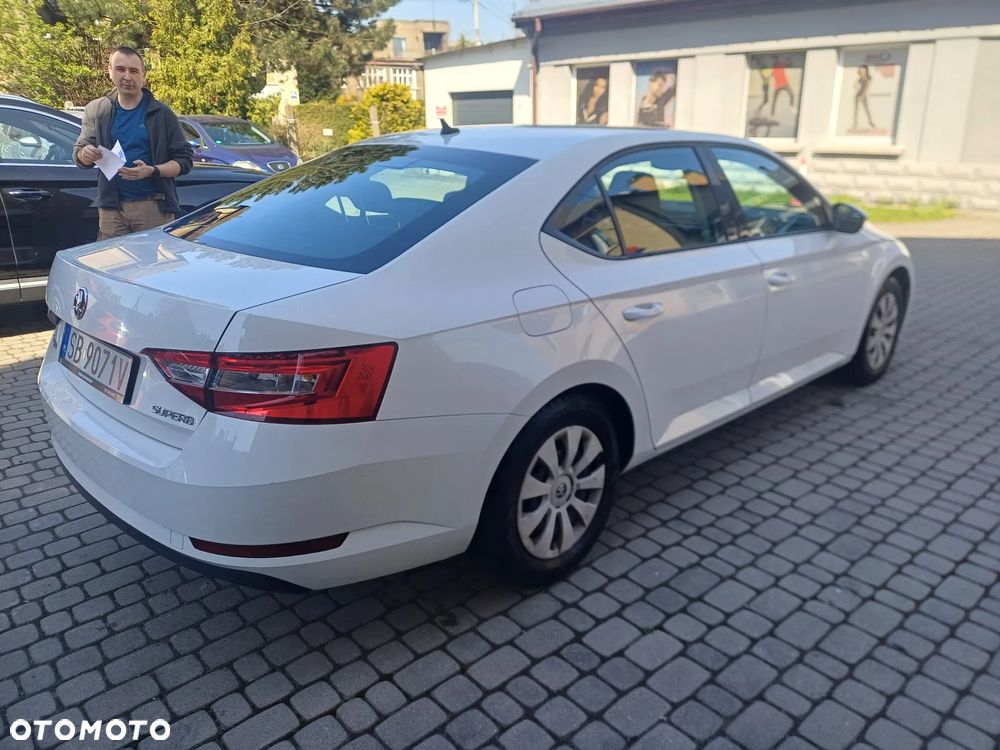Skoda Superb 2.0 TDI Active - 4