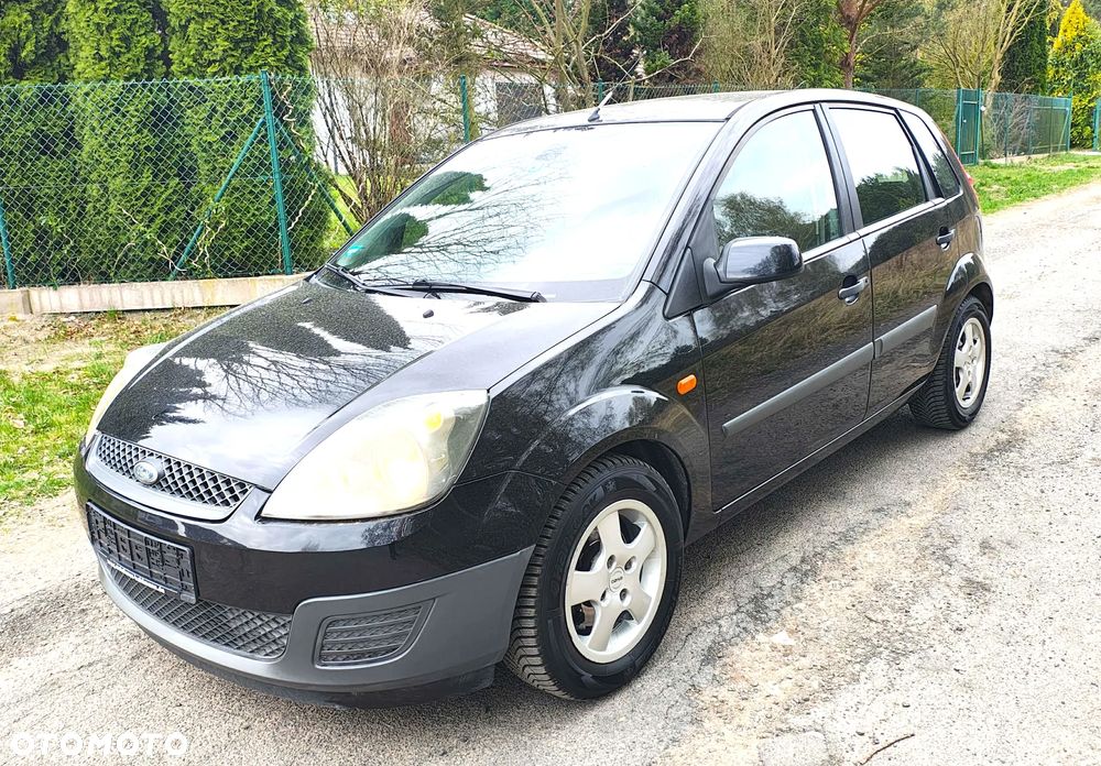 Ford Fiesta 1.3 Ambiente - 2