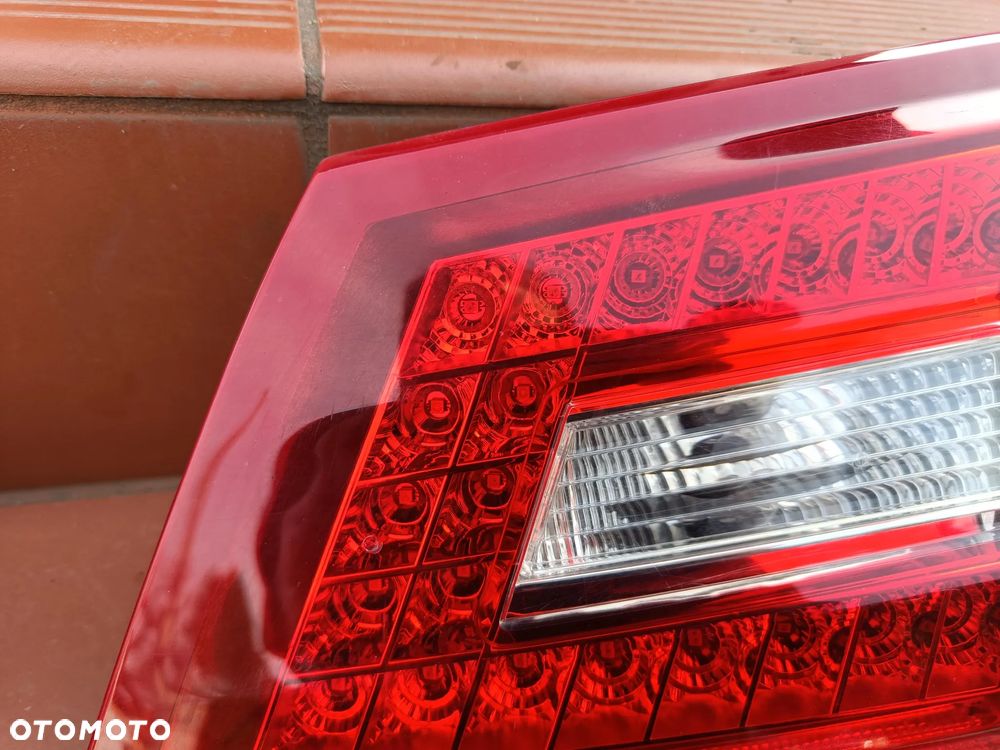 MERCEDES W212 KOMBI LAMPA W KLAPĘ LEWA PRAWA TYLNA - 5