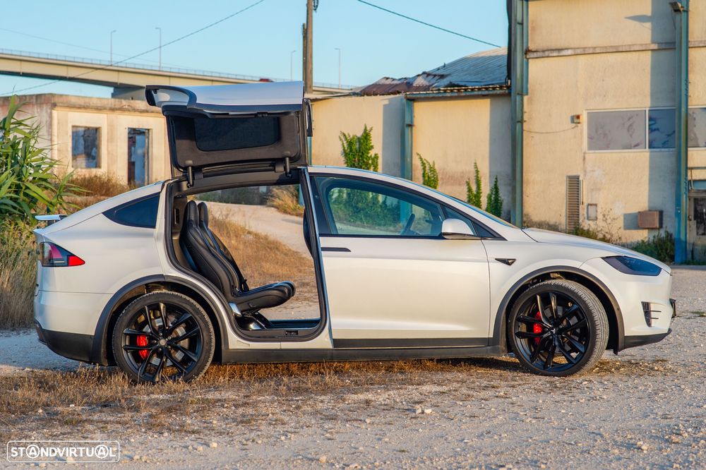 Tesla Model X P100D - 44