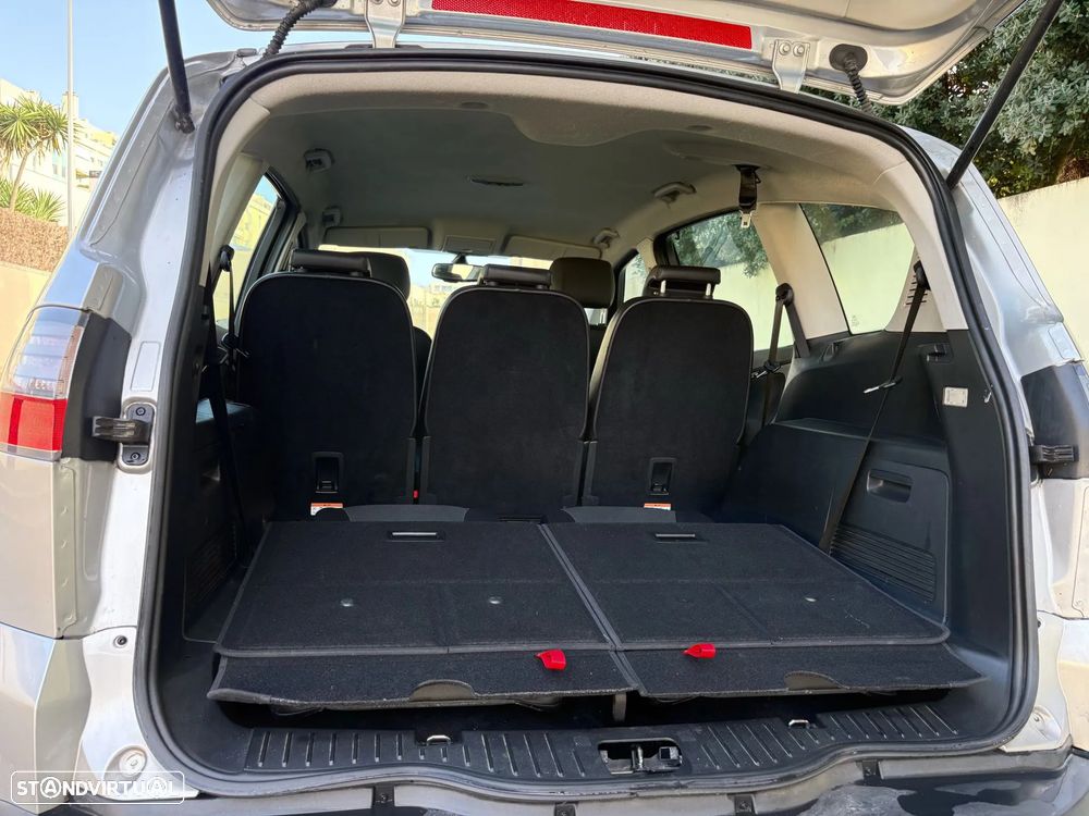 Ford S-Max 1.8 TDCi Titanium 7L - 13