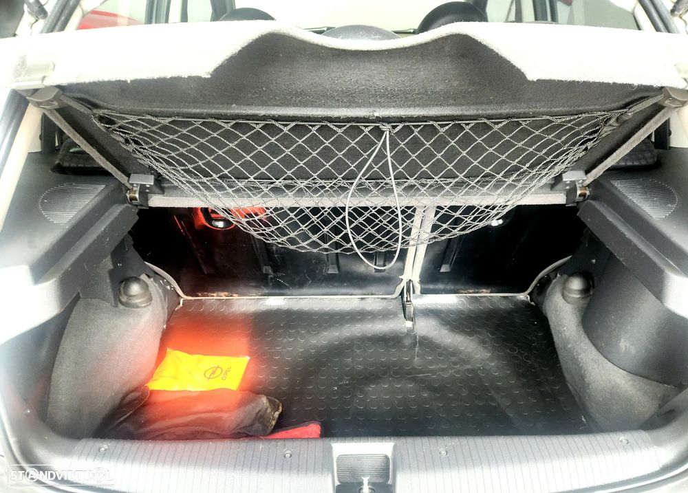 Opel Corsa 1.7 DTi 16V Elegance - 15