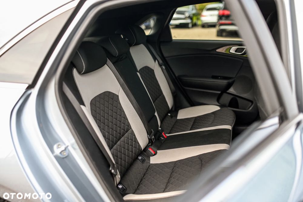Kia Ceed 1.0 T-GDI ISG GT Line - 24