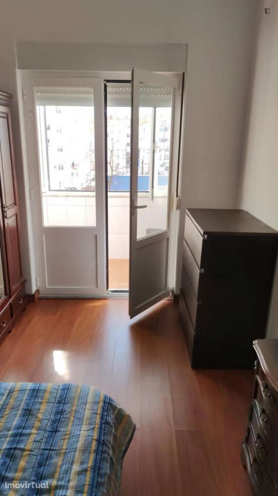 Quarto - localizado em Setubal - Grande imagem: 4/5