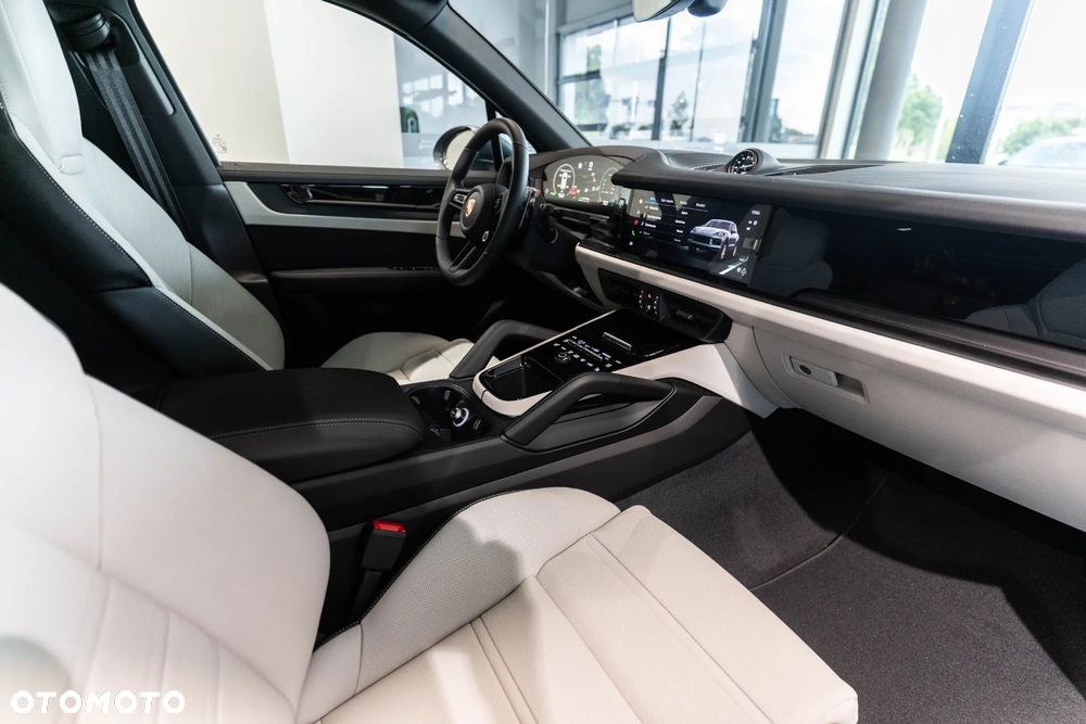 Porsche Cayenne E-Hybrid PHEV Black Edition - 13