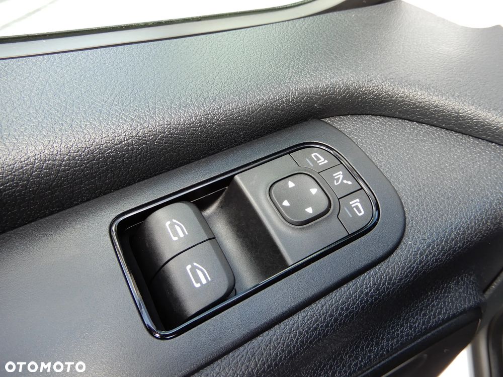 Mercedes-Benz Sprinter 317 CDI 170 Km L2H2 Furgon Blaszak Rozstaw Osi 3665 mm Serwis ASO Stan Jak Nowy UNIKAT - 36