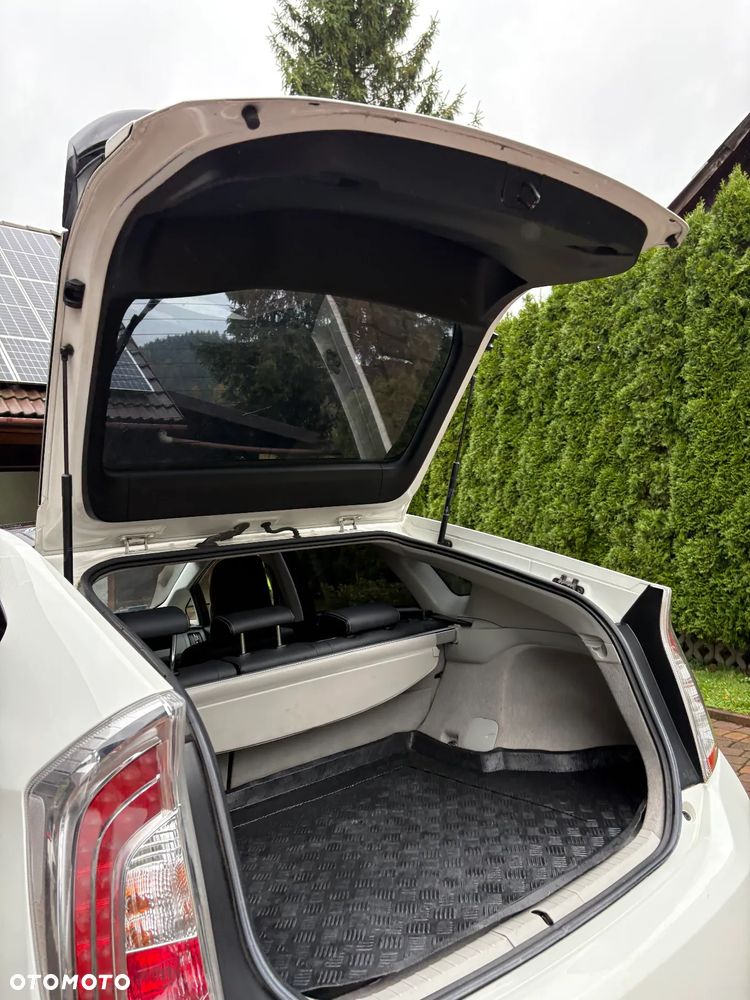 Toyota Prius 1.8 HSD Premium - 6