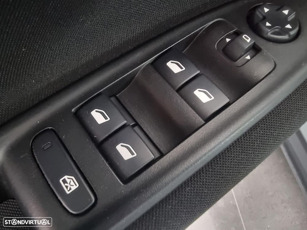 Jeep Avenger 54 kWh Longitude - 18