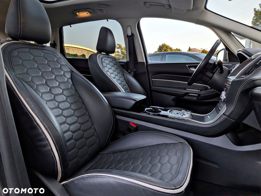 Ford S-Max - 12