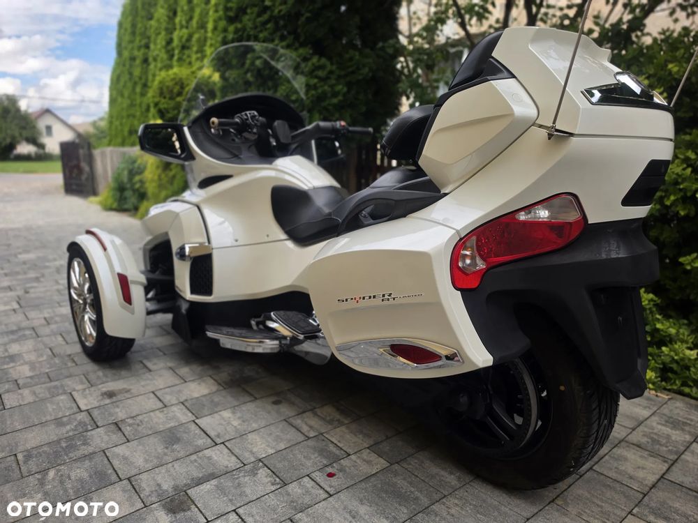 Can-Am Spyder - 23