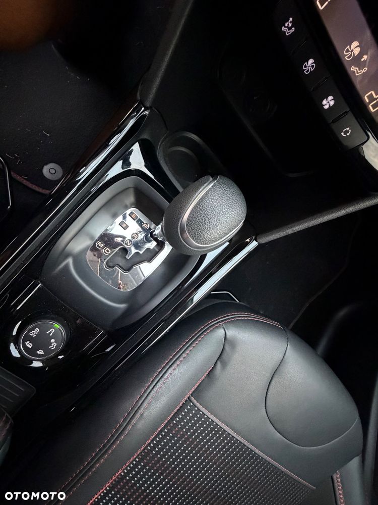 Peugeot 2008 PureTech 110 Stop&Start EAT6 GT-Line Edition - 18