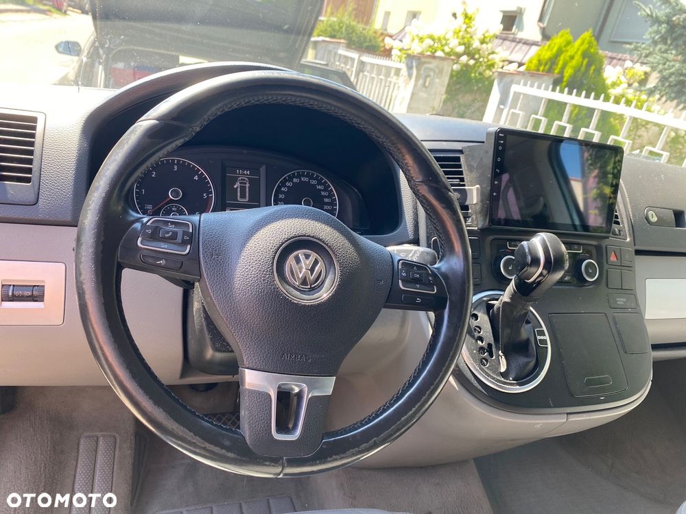 Volkswagen Multivan - 8