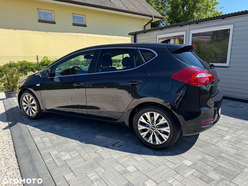 Kia Ceed 1.6 GDI Dream-Team Edition - 9