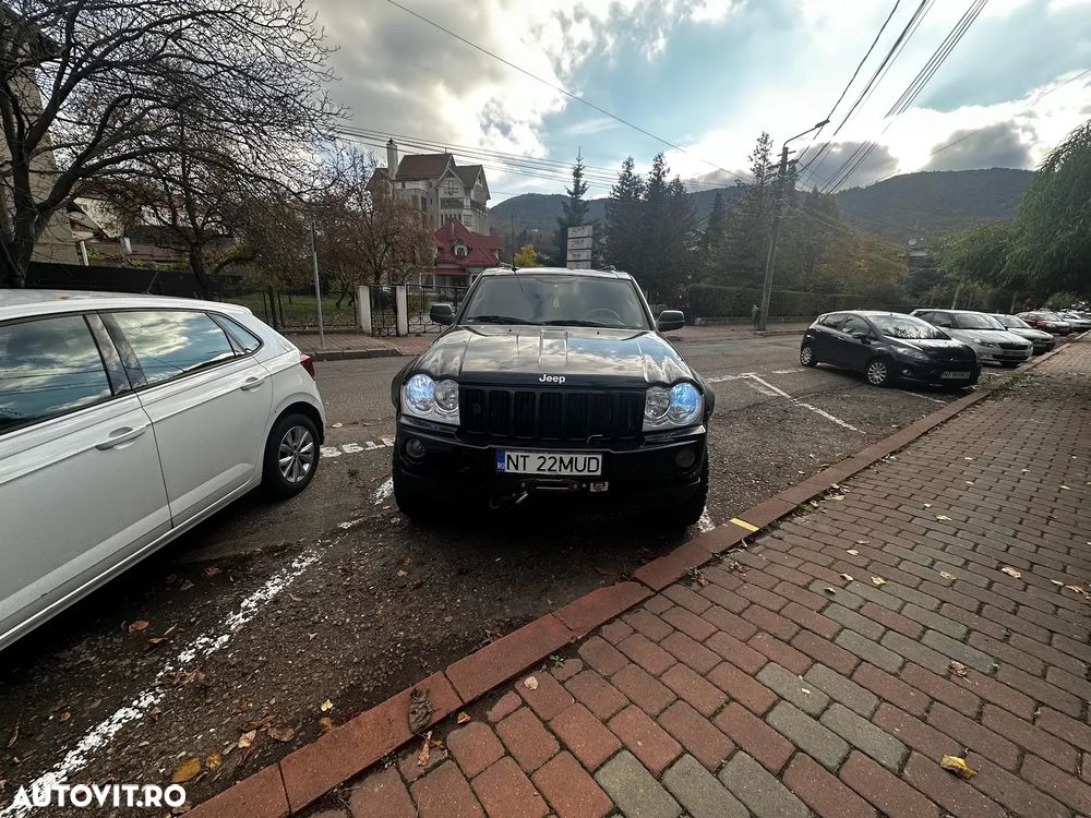 Jeep Grand Cherokee - 8
