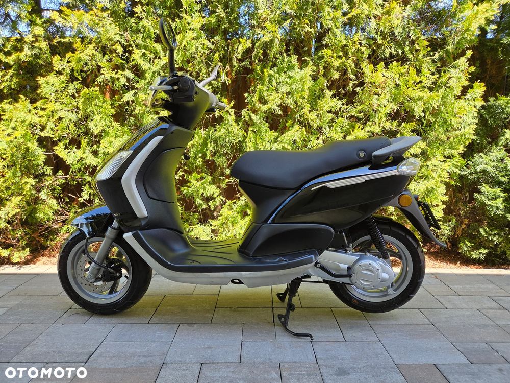 Piaggio FLY - 5