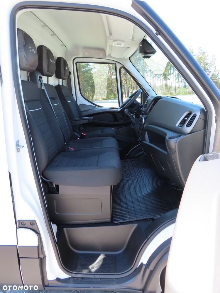 Iveco Daily 35S18 3.0 HPI 180 KM POWER Furgon Blaszak XXL 4.70 CM MAXI LONG Wysokość H2 1900 mm WZMACNIANE ZAWIESZENIE 968 Kg Ładowność HAK 3500 Kg Rozstaw Osi 4100 mm DMC 3500 Kg, WZMACNIANY Stan NOWY NIE UŻYWANY OKAZJA DOSTEPNY I GOTOWY - 29