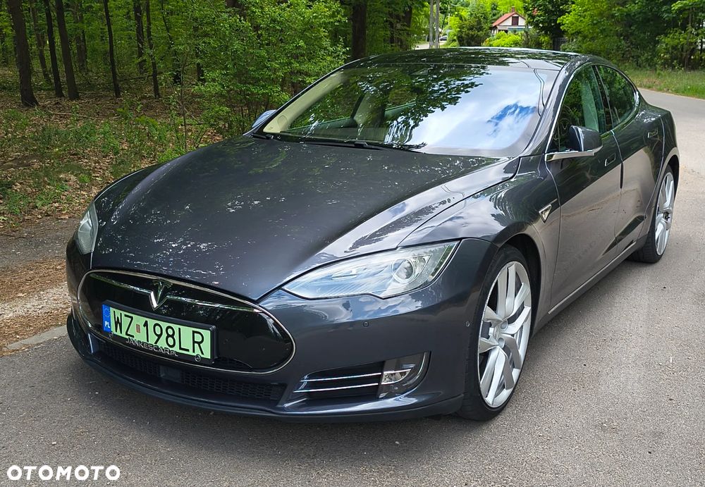 Tesla Model S Standard - 3
