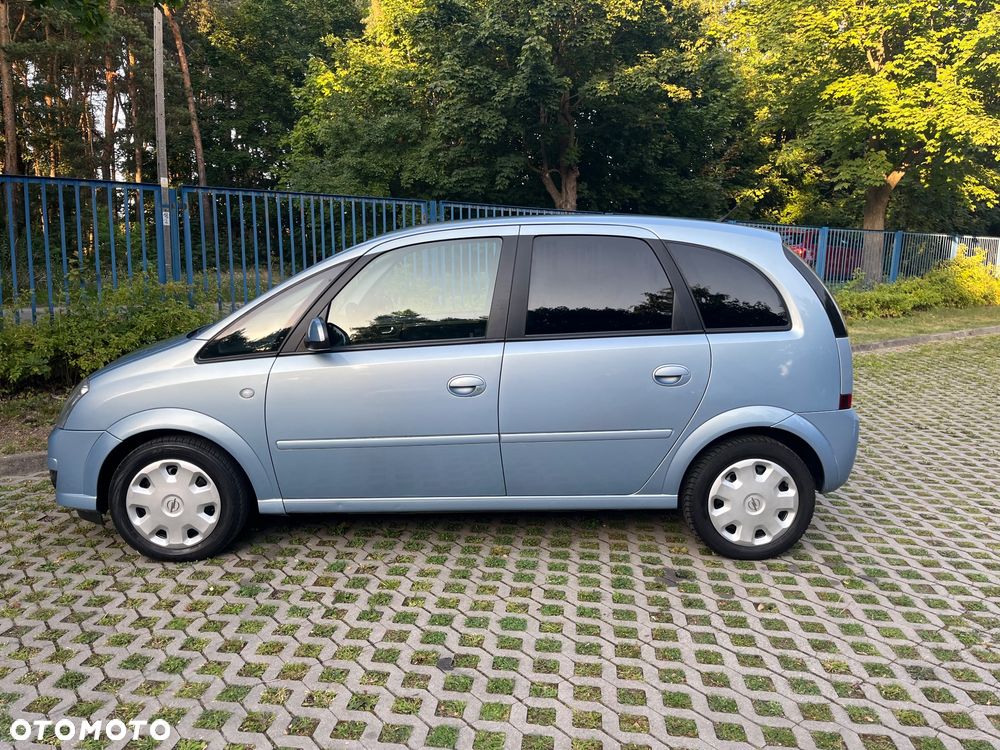 Opel Meriva 1.8 16V Cosmo Easytronic - 3