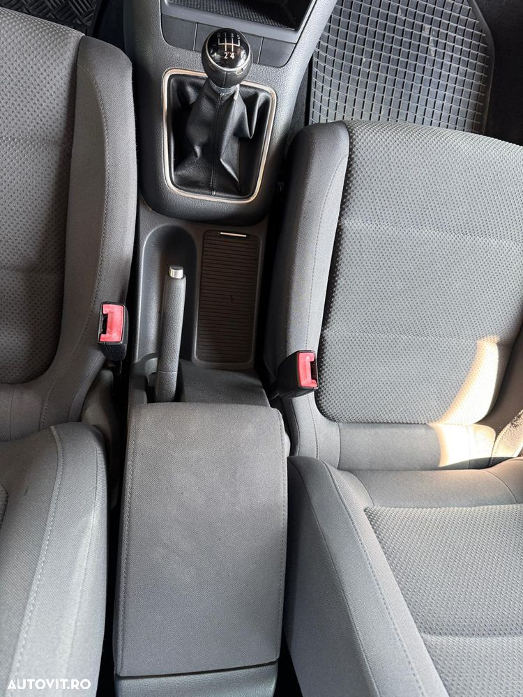 Volkswagen Golf - 10