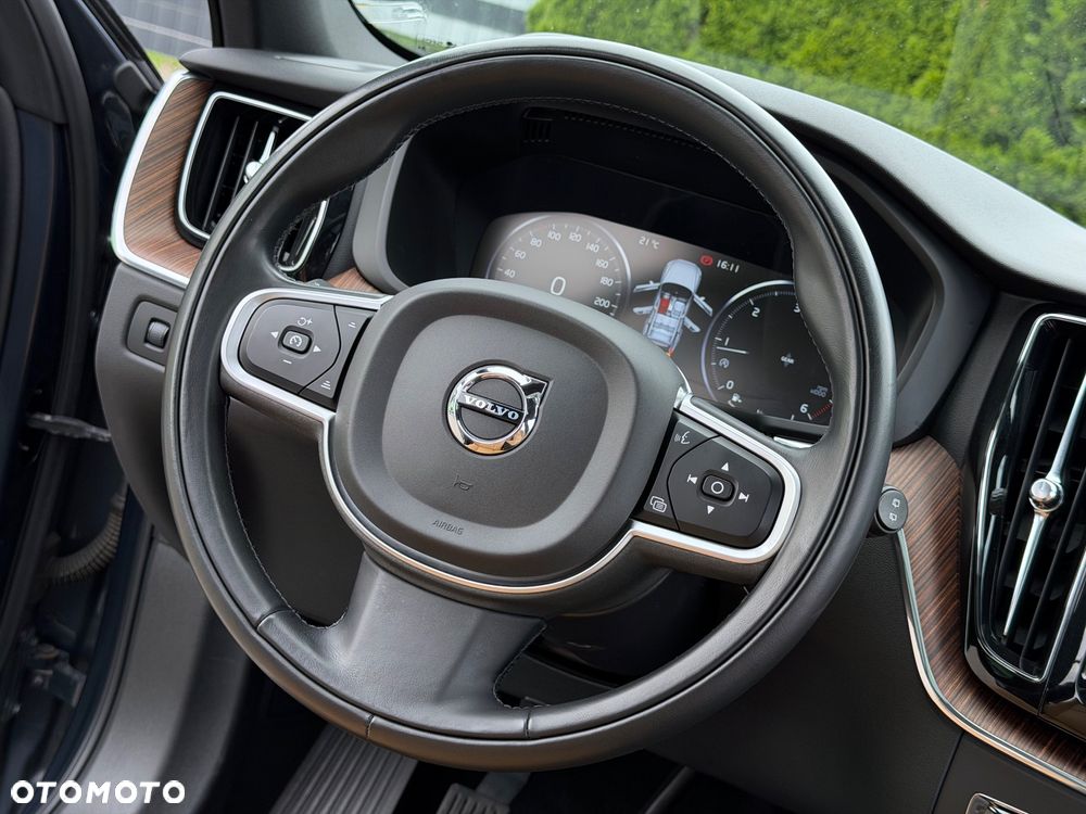 Volvo XC 60 D4 Momentum Pro - 28