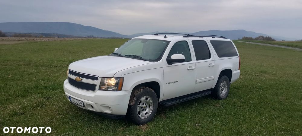 Chevrolet Suburban - 1