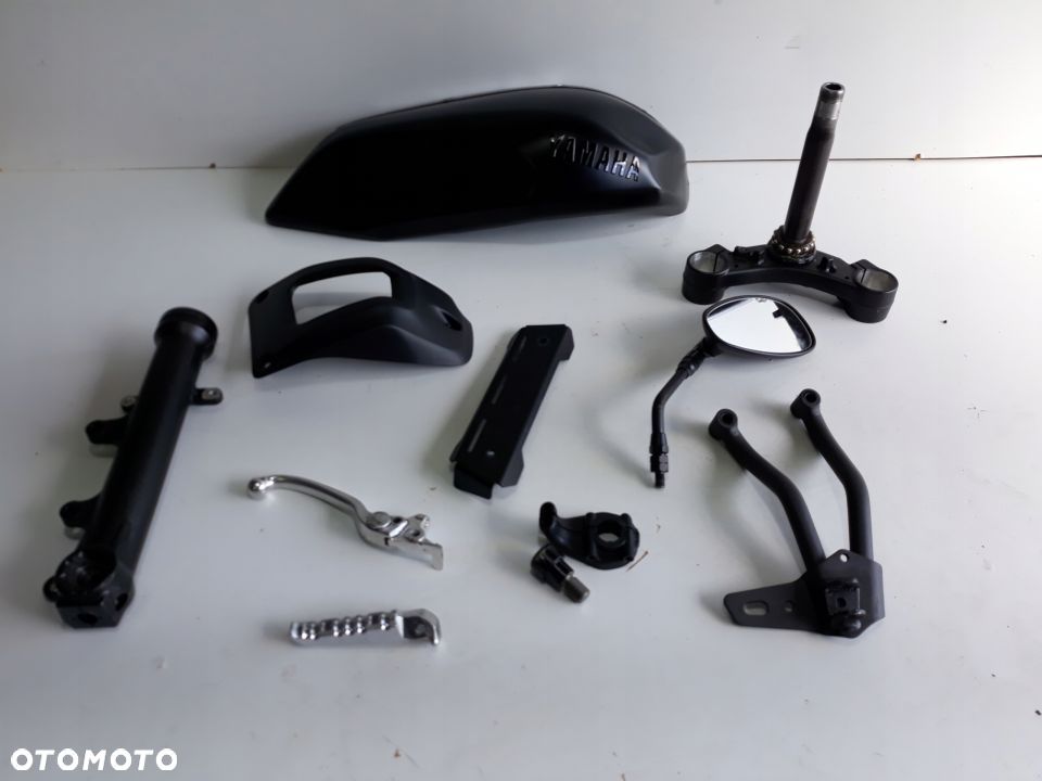 YAMAHA XSR 900 LUSTERKO SZTYCA GOLEŃ ZBIORNIK NAKŁ - 1