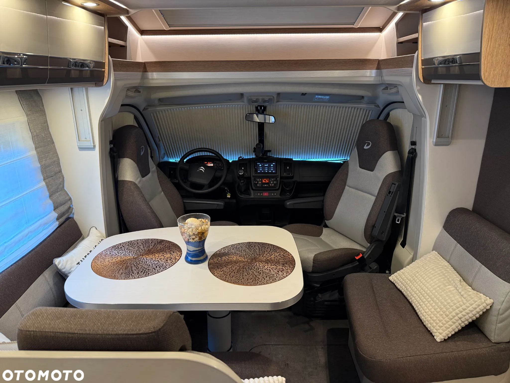 Dethleffs 7052  półintegra  camper kamper 5 osób - 21