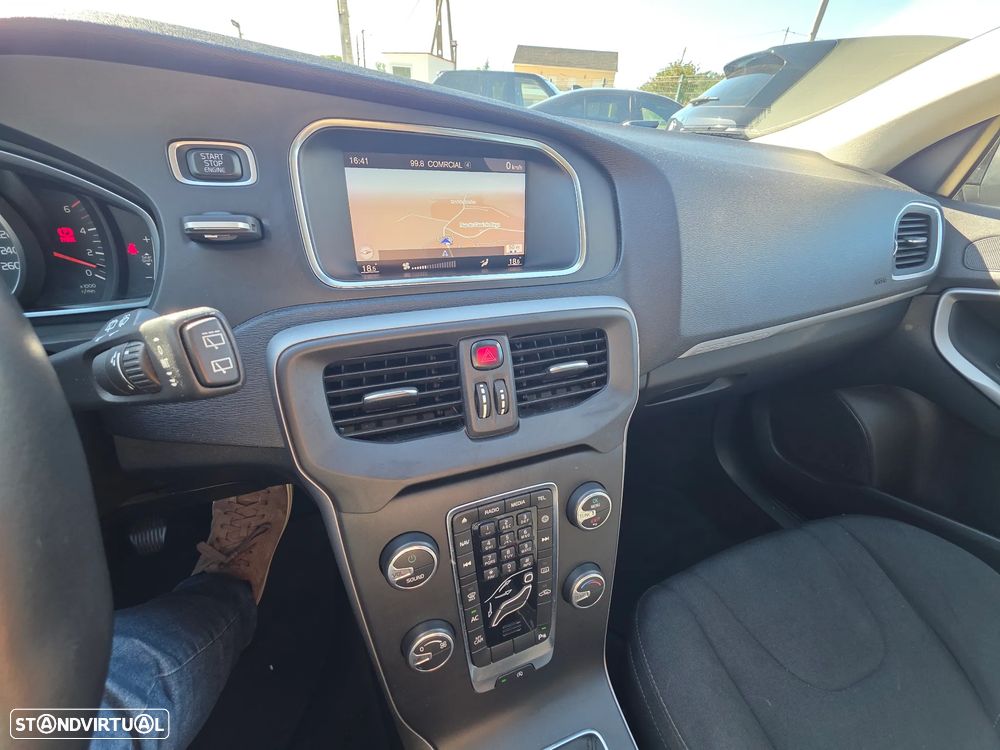 Volvo V40 - 14