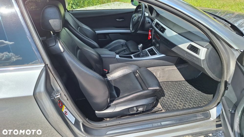 BMW Seria 3 325i - 13