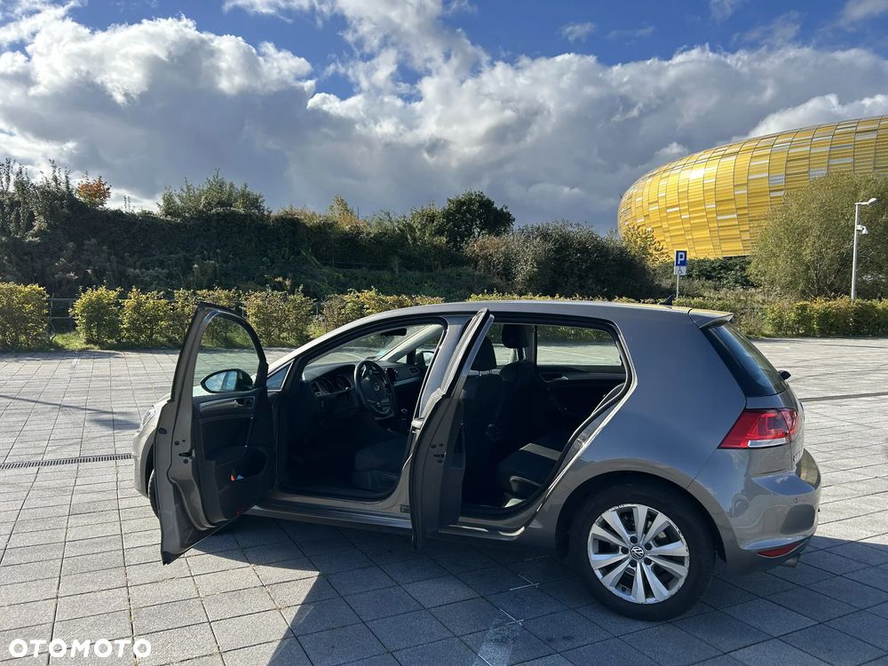 Volkswagen Golf - 2