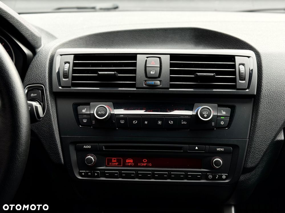 BMW Seria 1 120d Sport Line - 24