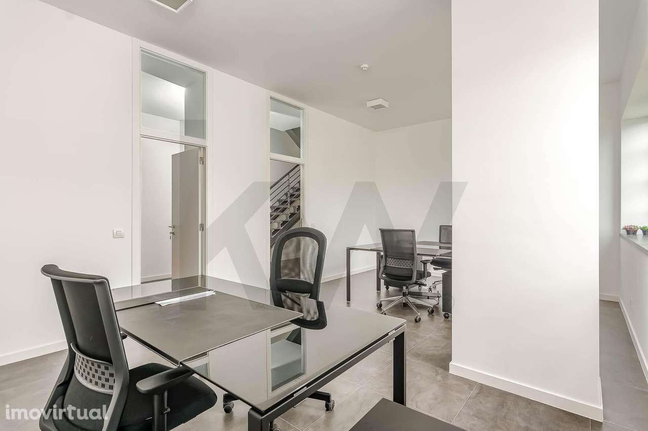 Duplex no Parque das Nações com potencial para habitação - Grande imagem: 4/30