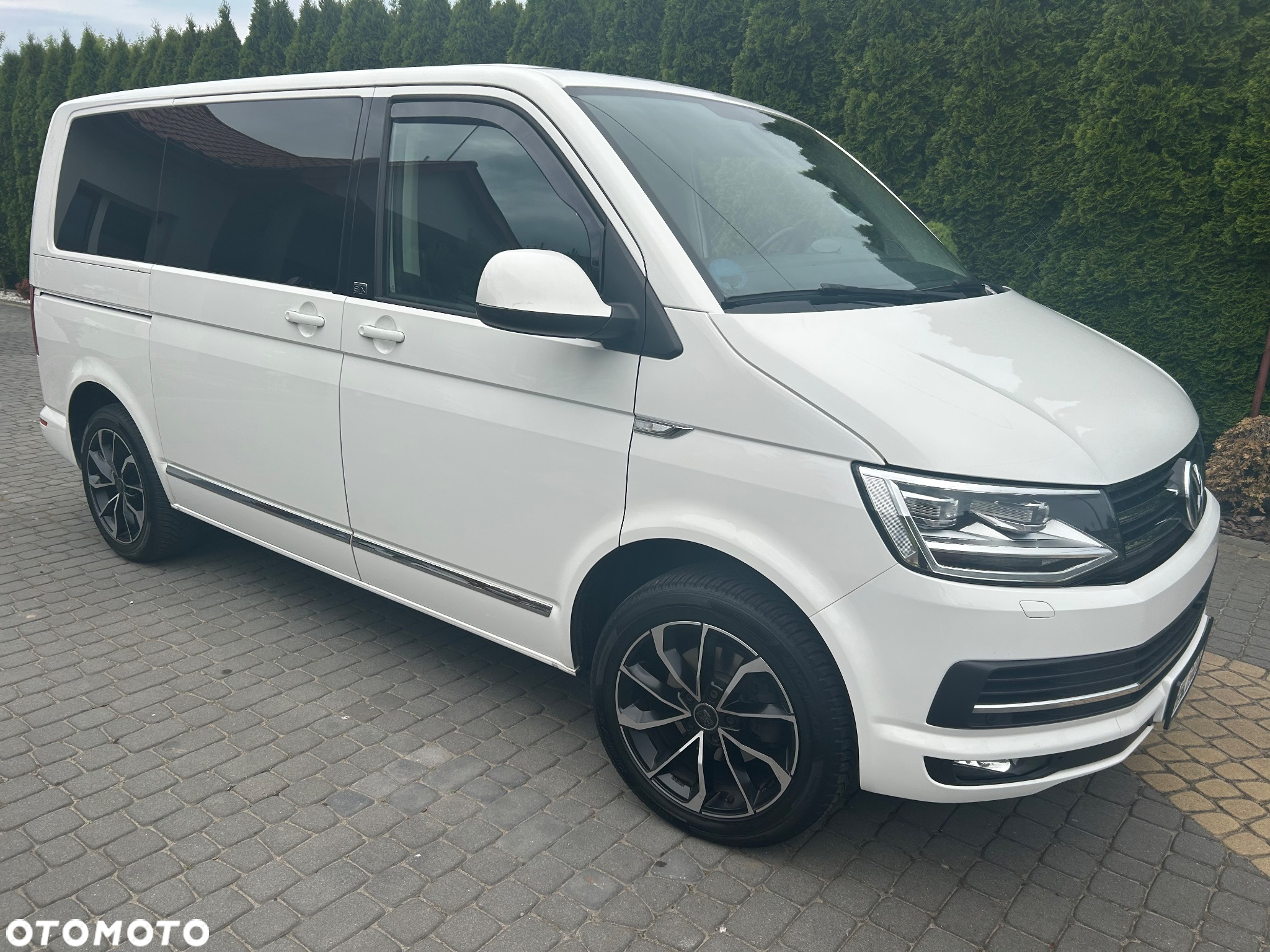 Volkswagen Multivan - 7