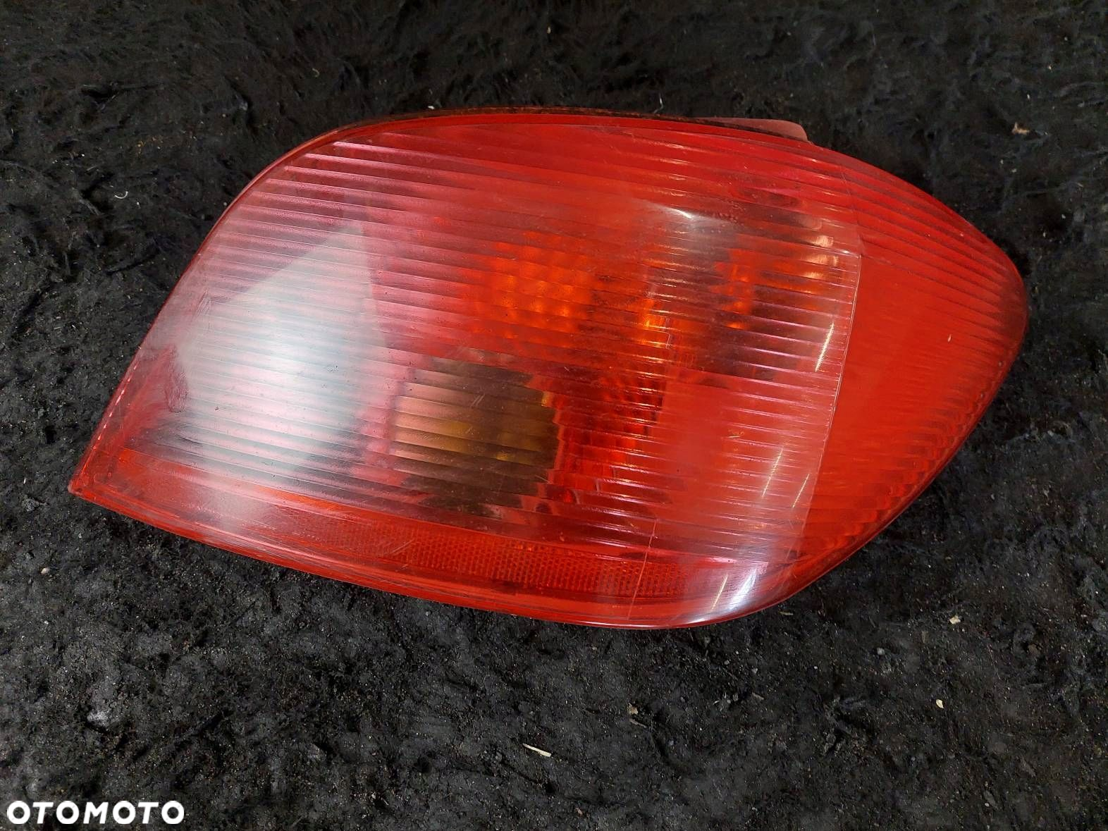 LAMPA LEWY TYŁ + PRAWY TYŁ PEUGEOT 307 I HB 5D - 16