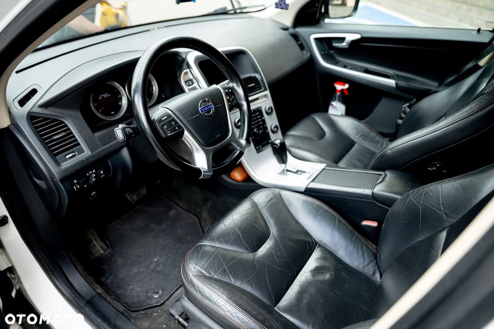 Volvo XC 60 T6 AWD Momentum - 12