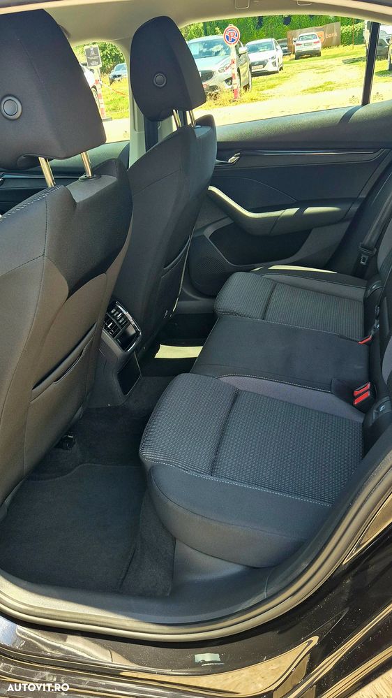 Skoda Octavia 2.0 TDI DSG Style - 8