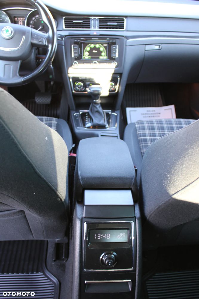 Skoda Superb 2.0 TDI Ambition DSG - 23